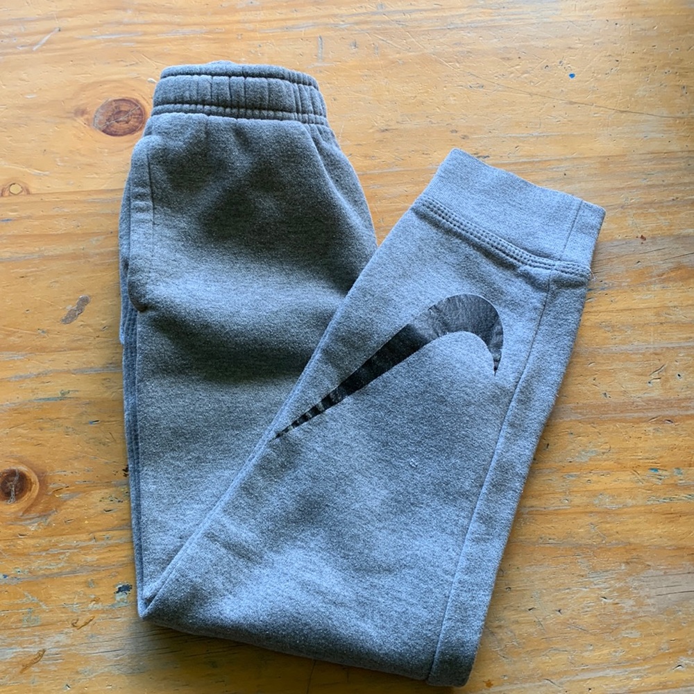 Boys Nike sweatpants- size 7